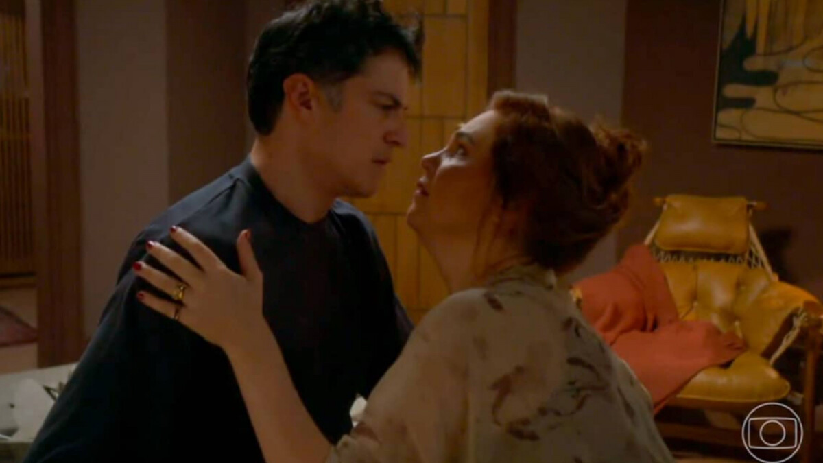 Foto Jonas (Mateus Solano) sai da