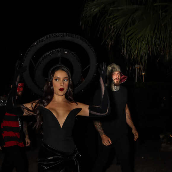 Juliette chegou acompanhada de Kaique Cerveny, seu affair, à festa de Dia das Bruxas de Anitta