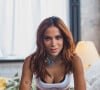 Anitta lançou a nova música 'Mil Veces' e esbanjou sensualidade no video clipe que tem estrela internacional