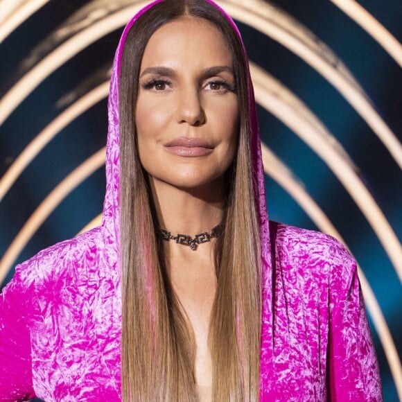 Ivete Sangalo não ficou quieta ao ver uma foliã criticar uma música em seu trio elétrico