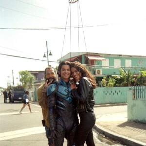Bruna Marquezine e Xolo Maridueña viraram amigos enquanto gravaram 'Besouro Azul' e vivem compartilhando momentos juntos