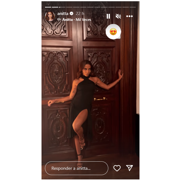 Anitta não perdeu a chance de tirar foto para postar no Instagram após encontro com Bonner