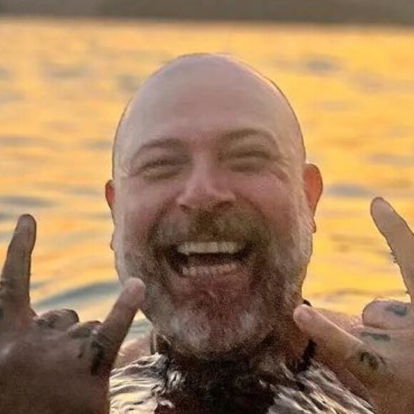 Filha de Mingau, do Ultraje a Rigor, relata atitude curiosa do pai, internado há quase 80 dias na UTI após levar tiro na cabeça