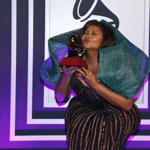 Gaby Amarantos vencedora do Grammy Latino 2023! Cantora faturou troféu na categoria Melhor Álbum de Música de Raízes em Língua Portuguesa