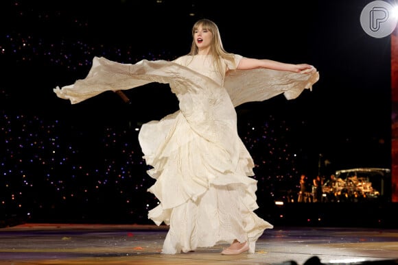 O figurino de Taylor Swift na turnê internacional é repleto de grifes internacionais