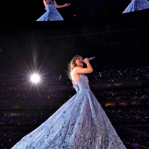 O vestido azul usado por Taylor em Speak Now levou quase 3 meses para ser feito