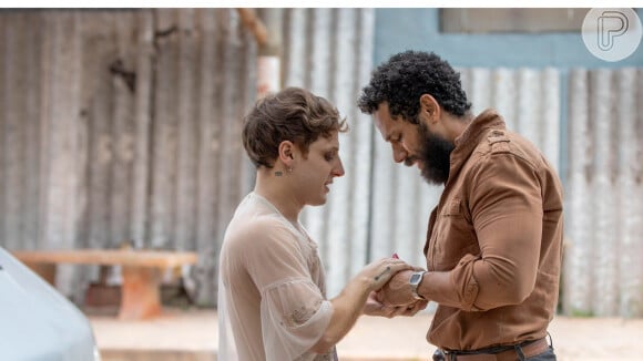 Na novela Terra e Paixão, Ramiro (Amaury Lorenzo) e Kelvin (Diego Martins) são o casal gay