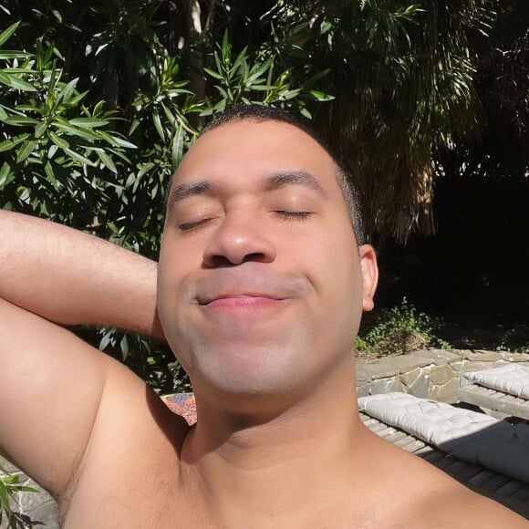 Gil do Vigor prometeu acionar a equipe jurídica: 'Muita oração e muito jejum, viu? E depois uns processos para quem inventa mentiras ou dá a entender!'