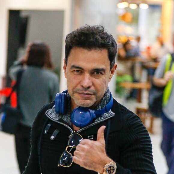 Zezé Di Camargo fez uma série de revelações polêmicas sobre seu passado em entrevista ao 'Podcats'