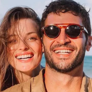 Leandro Lima ao lado da esposa Flavia Lucini, que tem uma ótima relação com Debora Falabella e Giovanna Lancelotti, parceiras de trabalho do ator de 'Terra e Paixão'