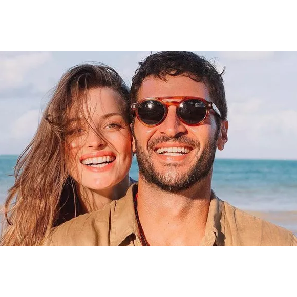 Leandro Lima ao lado da esposa Flavia Lucini, que tem uma ótima relação com Debora Falabella e Giovanna Lancelotti, parceiras de trabalho do ator de 'Terra e Paixão'