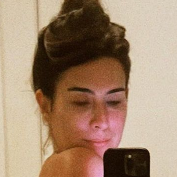 Nua, Fernanda Paes Leme exibe crescimento da barriga de gravidez e derrete fãs: 'Pilar já quer aparecer'
