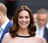 Vestido em variação da cor Peach Fuzz foi usado anteriormente por Kate Middleton