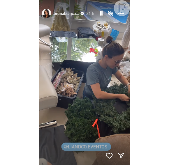 Bruna Biancardi mostrou para o seus seguidores como foi para montar a árvore de Natal em sua casa este ano