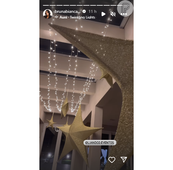 Bruna Biancardi, além da árvore de Natal, mostra detalhes gigantes estrelas no teto como decoração de luxo da sua casa