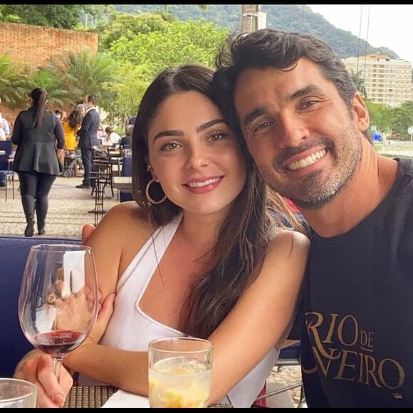 Marcela Barrozo e o marido, Luiz Fernando Pinto, engataram o namoro em 2019, ficaram noivos em 2021 e se casaram em 2022
