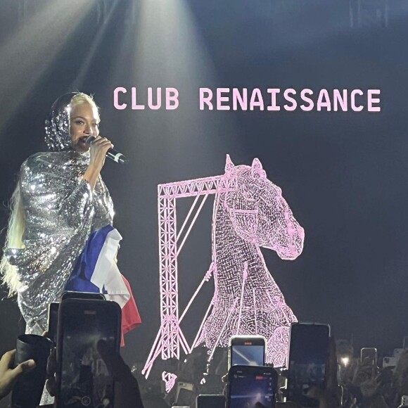 Beyoncé fez uma aparição surpresa em Salvador nesta quinta-feira (21) no evento de lançamento do filme da turnê 'Renaissance'