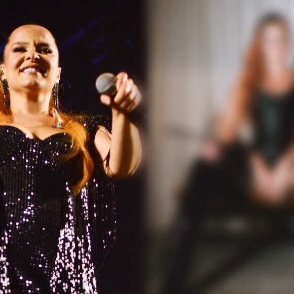 Maiara, em pose fatal, marca cintura com body cavado preto e ganha elogio de Ivete Sangalo: 'Linda e poderosa'
