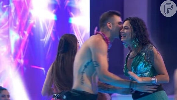 'BBB 24': Nizam e Alane dançam juntos em primeira festa do reality