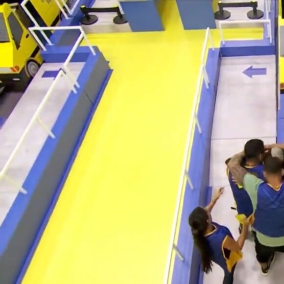 'BBB 24': Brothers abraçam Rodriguinho no momento em que a liderança é anunciada