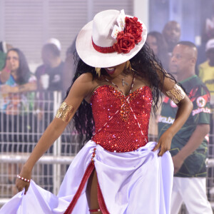 Carnaval 2024 de SP: Thelma Assis ensaiou com uma homenagem a Maria Navalha. 'O Catimbó tem berço no Norte e Nordeste. Salve os mestres e mestras que carregam muita força em sua trajetória'