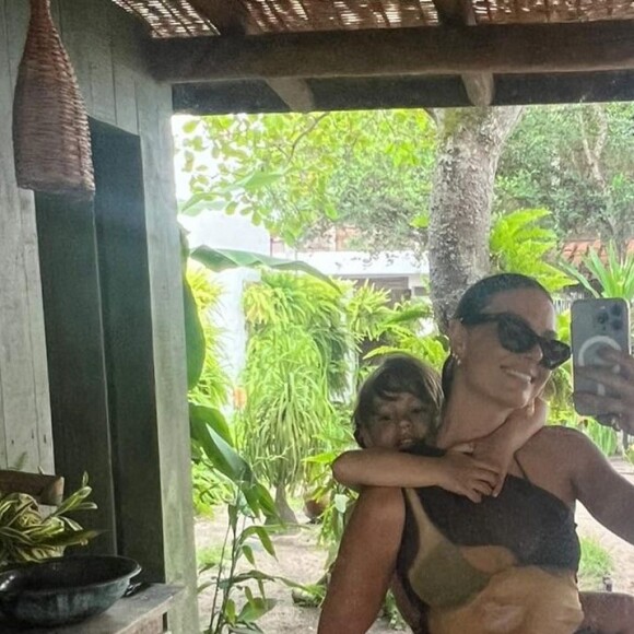 Isis Valverde mostrou momentos com o filho, Rael