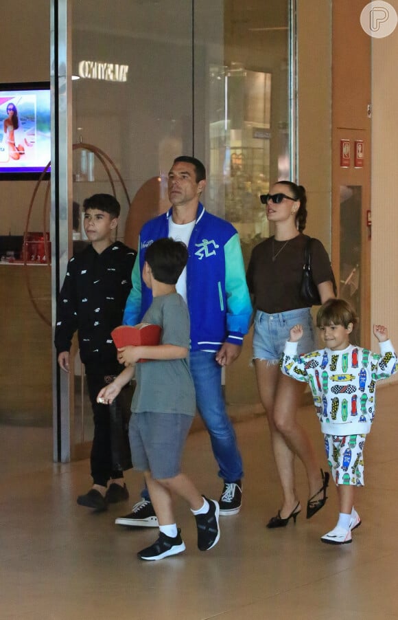 Com Wanessa Camargo no 'BBB 24', filhos da cantora com Marcus Buaiz acompanharam Isis Valverde no passeio ao shopping