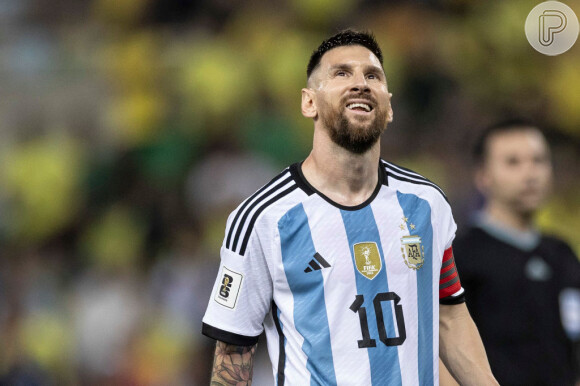Messi e Daniel Alves dividiram os campos no Barcelona durante anos