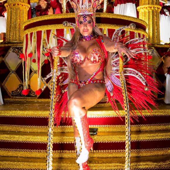 Rafaella Santos foi destaque de carro alegórico do Salgueiro em 2023 no carnaval