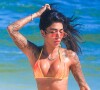 Dhiovanna Barbosa, irmã de Gabigol, ostenta corpão sarado e virilha lisinha em cliques na praia