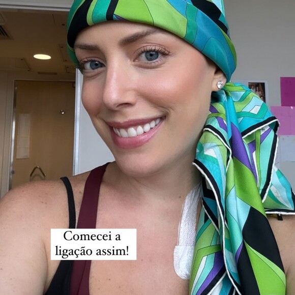 Fabiana Justus explicou que preferiu aparecer antes com um lenço na cebeça