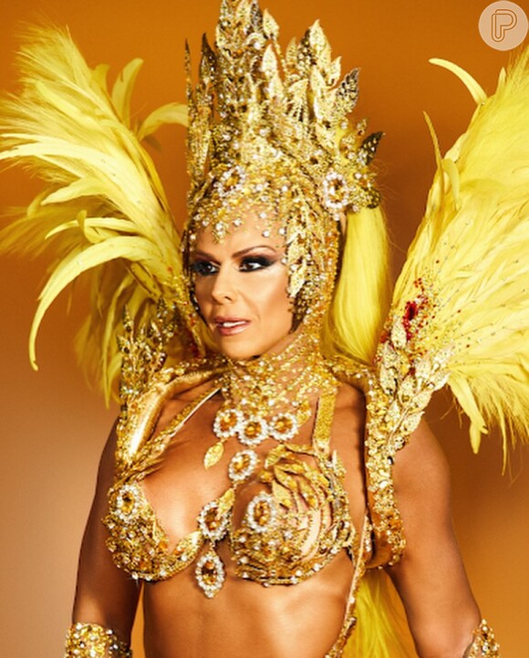 Viviane Araujo desfila pelo 16º Carnaval como Rainha de Bateria do Salgueiro
