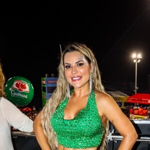 Carnaval 2024: Deolane Bezerra curtiu a folia em Salvador antes de desfilar pela Grande Rio