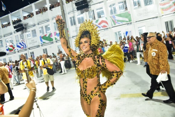 Paolla Oliveira brilhou no desfile de carnaval 2024 da Grande Rio