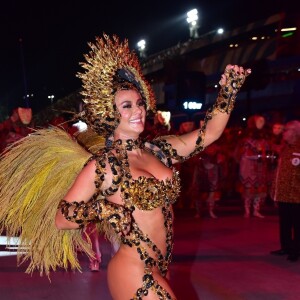 Paolla Oliveira foi rainha de bateria da Grande Rio pelo sexto ano, o quarto seguido