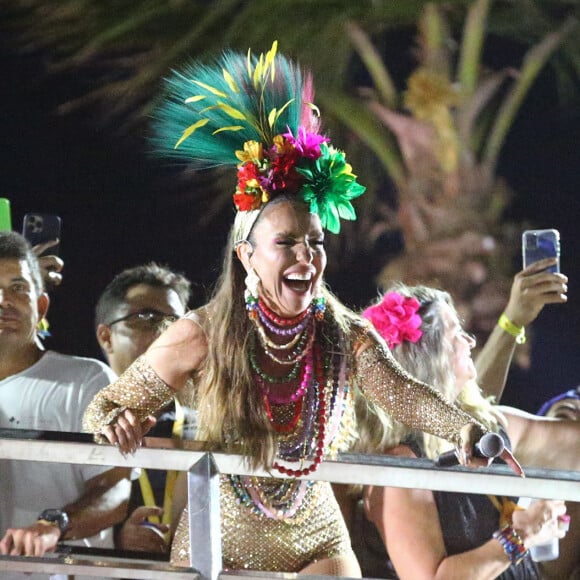 Ivete Sangalo também tem arrastado uma multidão ao redor do seu trio, o que tem lotado as ruas e prejudicado a experiência do folião