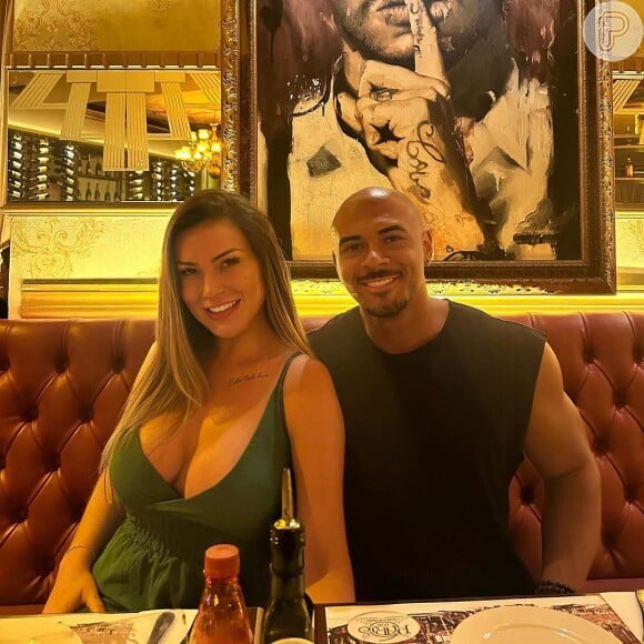 Andressa Urach namora o modelo pornô Lucas Ferraz