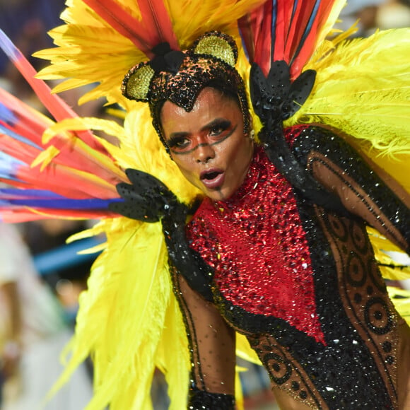 Adriana Bombom volta à Sapucaí para o Desfile das Campeãs, novamente sambando pela Grande Rio