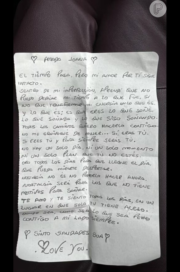 Joana Sanz fotografou a carta de Daniel Alves e publicou em sua rede social