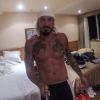 Participantes do 'BBB15' fazem selfies antes de entrar na casa do reality show. Fernando mostrou os músculos e as tatuagens, nesyta terça-feira, 20 de janeiro de 2015