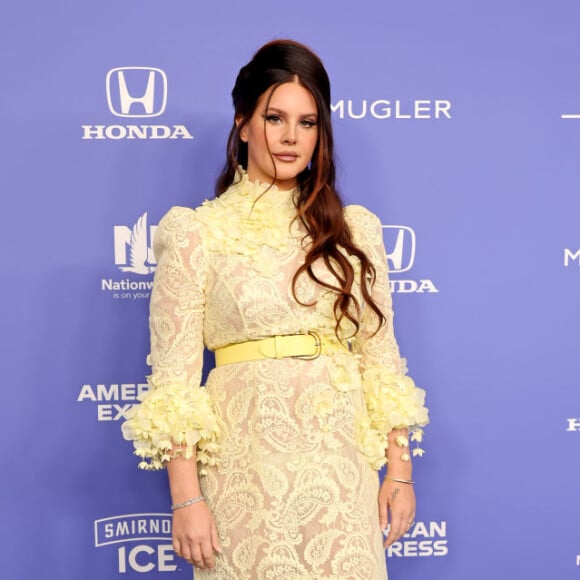 Coquette: Lana Del Rey sempre investiu na moda com peças românticas