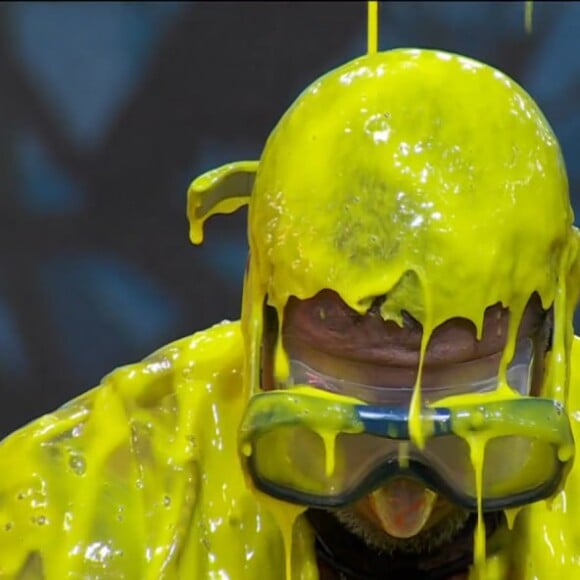 Rodriguinho, do 'BBB 24', foi sujado de tinta por conta de Isabelle e Davi