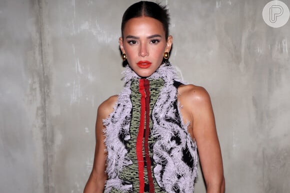 Em entrevista, Bruna Marquezine afirma que odiava moda e que via como algo só para "se provar" no mundo