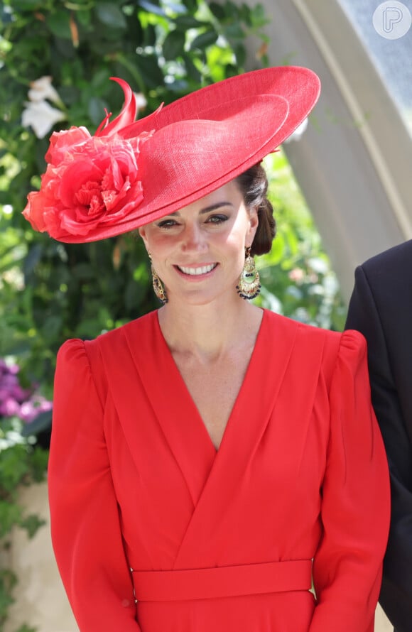 Kate Middleton está sumida da vida pública há dois meses por conta de uma cirurgia abdominal e o mistério sobre os motivos da operação preocupou o público