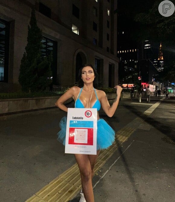 Fernanda Campos ganhou um concurso e foi eleita a vagina mais bonita do Brasil a voto popular