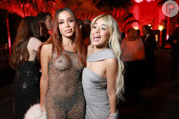 Anitta e Camila Cabello posaram juntas na festa pós-Oscar da Vanity Fair