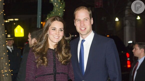 Príncipe William fala sobre Kate Middleton em visita à escola após mais de 2 meses de sumiço