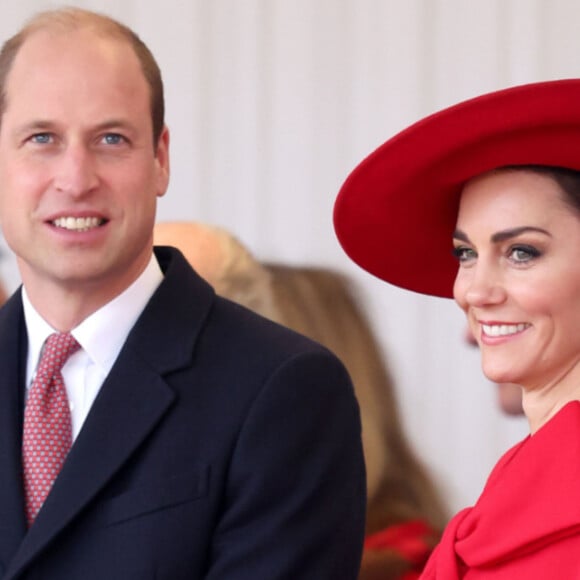 Família real britânica em crise? Kate Middleton e Príncipe William devem postar nova imagem para esclarecer relação.