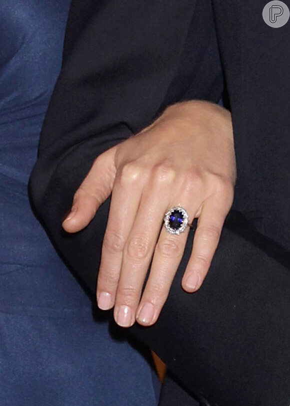 William e Kate ficaram noivos em 2010 com o anel de Princisa Diana
