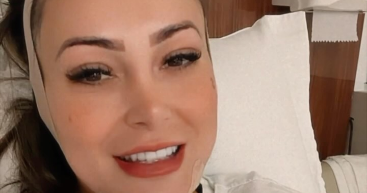 Andressa Urach Exibe Cintura Pela Primeira Vez Após Retirada De